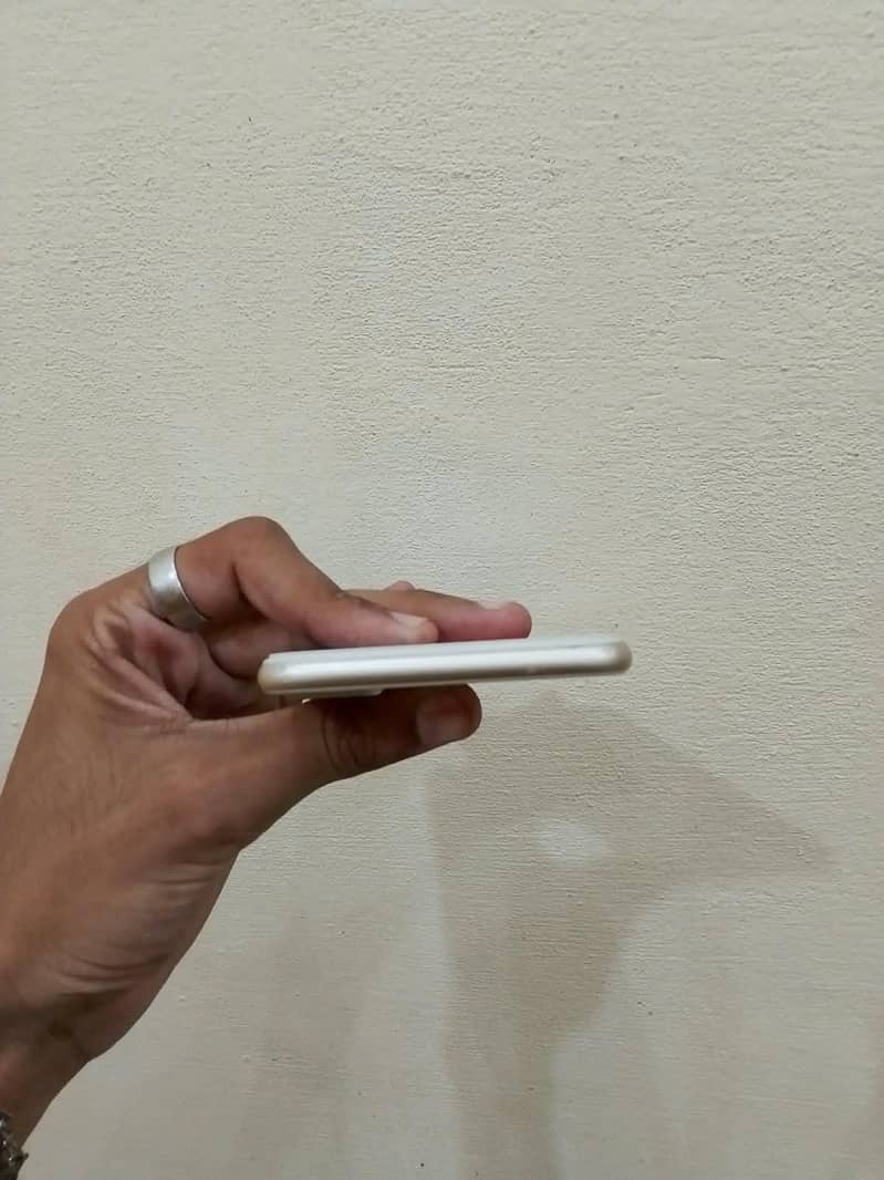 Apple iPhone 7 Plus 3