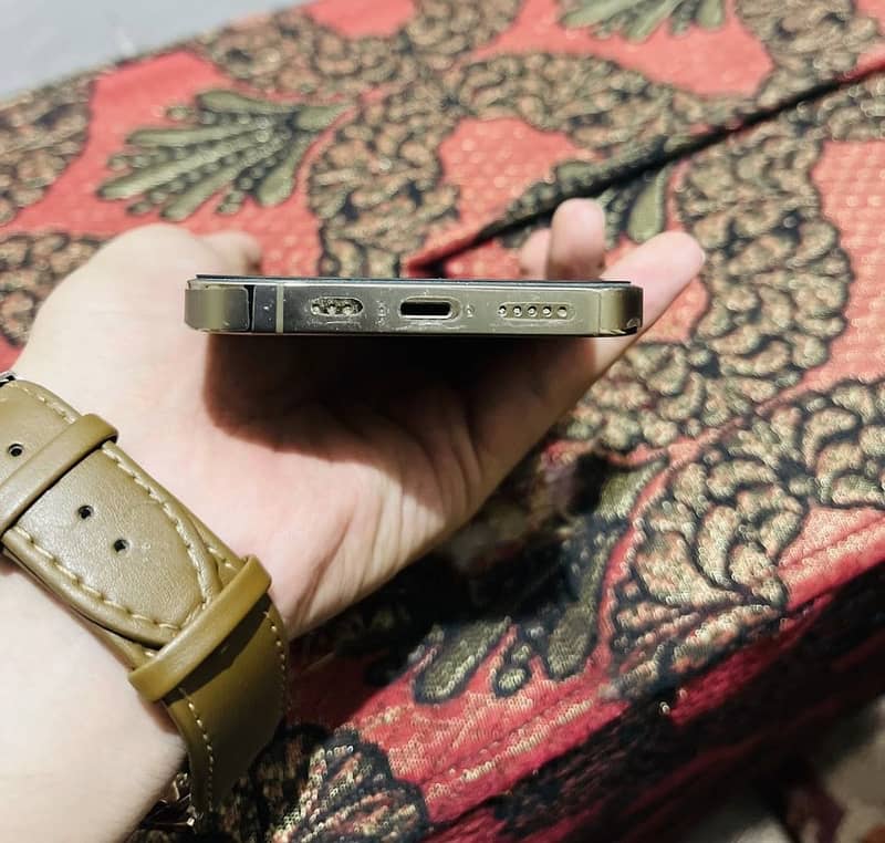 Apple iPhone 13 Pro 4