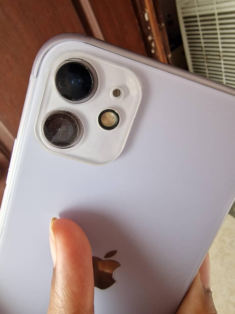 Apple iPhone 11 3