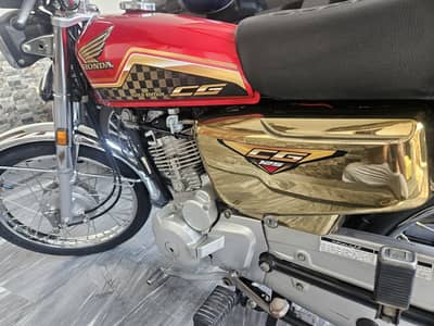 125 Gold edition self start brand new condition
