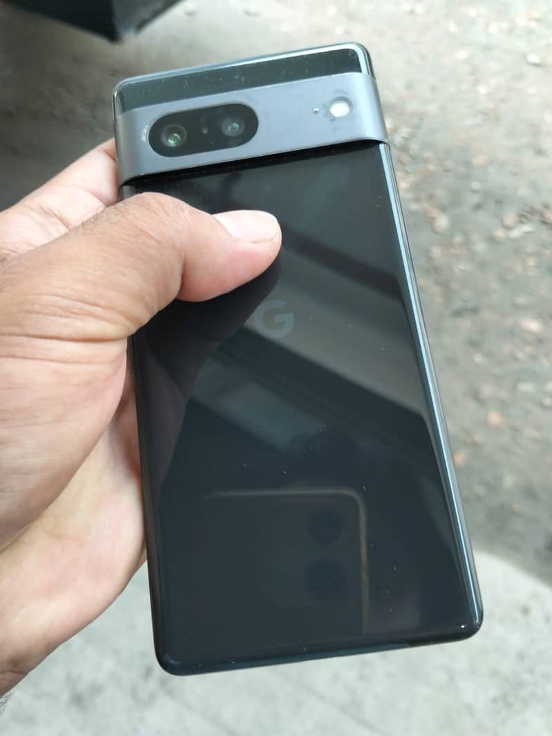 Google Pixel 7 4