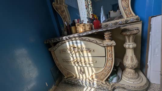 dressing table