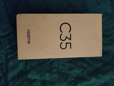 Realme C35