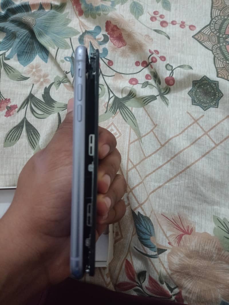 Apple iPhone 11 3