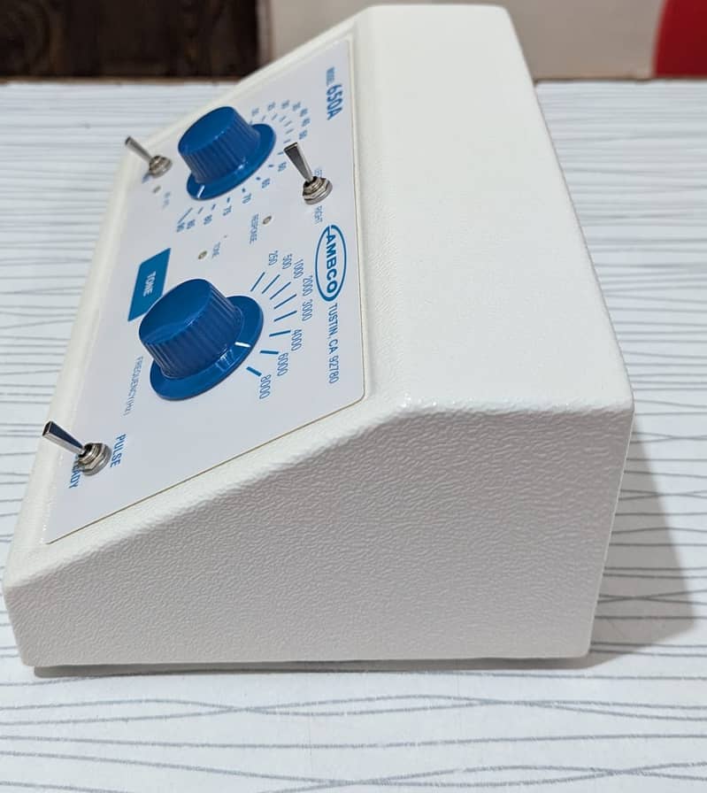 Screening Audiometer 4