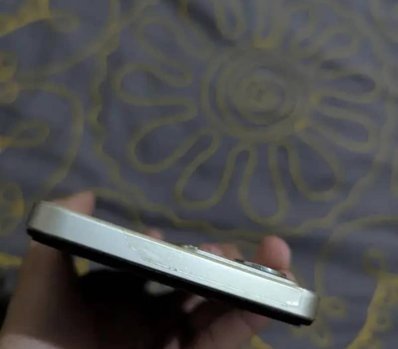 Realme C75 1