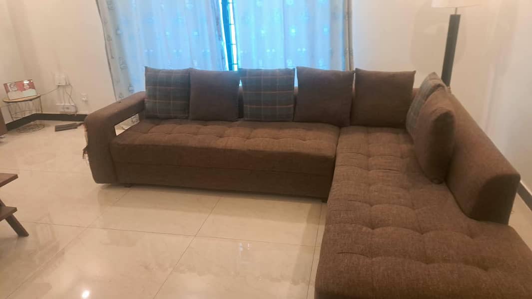 L shape sofa in good condition 6
