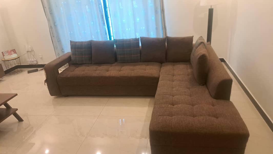 L shape sofa in good condition 7