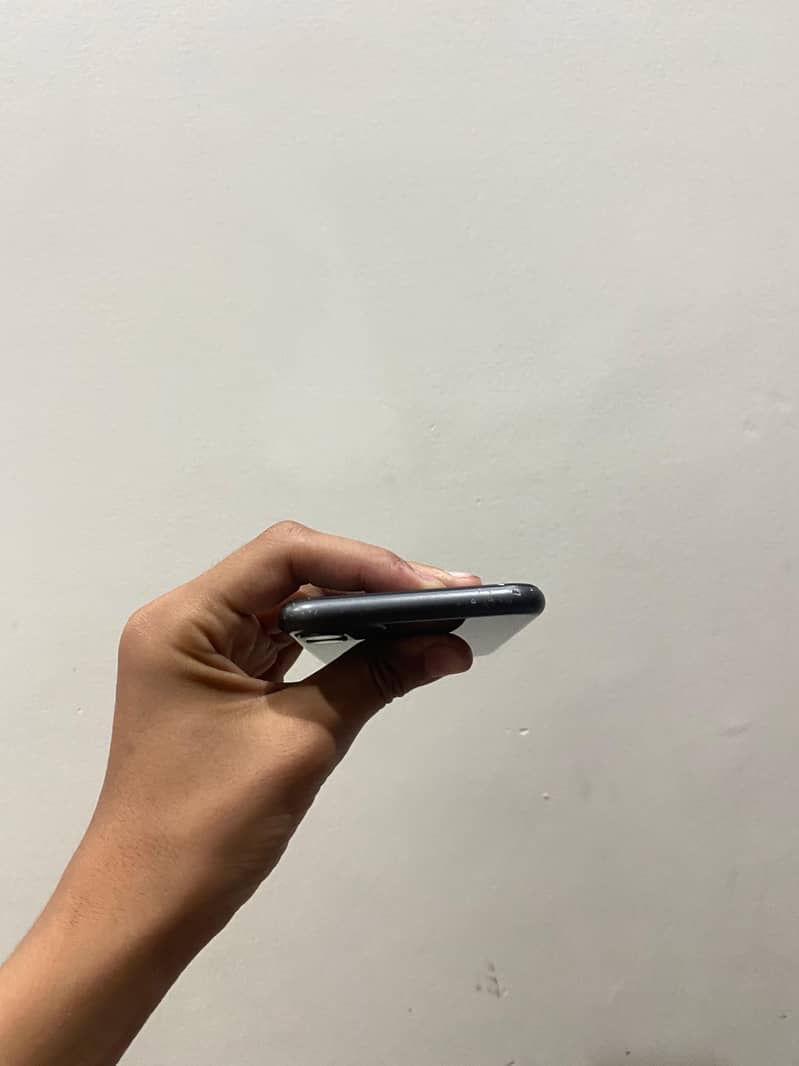 Apple iPhone 11 6