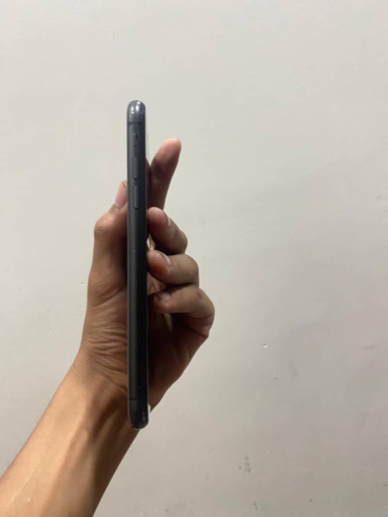 Apple iPhone 11 12