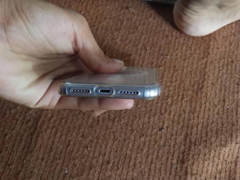 Apple iPhone 11 3