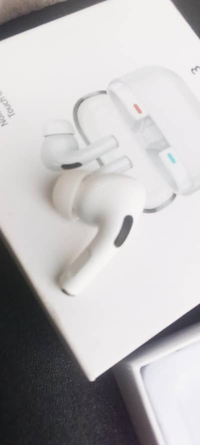 buds pro 3 with highest bass sound good battery timing