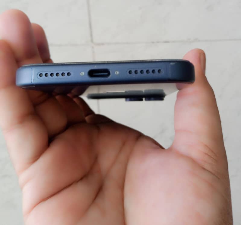 Apple iPhone 17 Pro Max 4