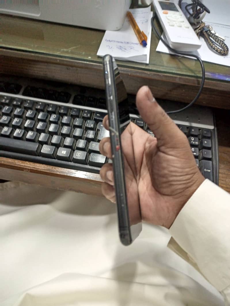 Apple iPhone 11 Pro Max 4