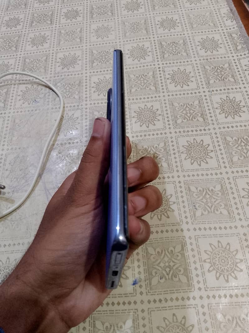 Tecno CAMON 30S 8+8 ram 256 memory  curved display with box charger 3