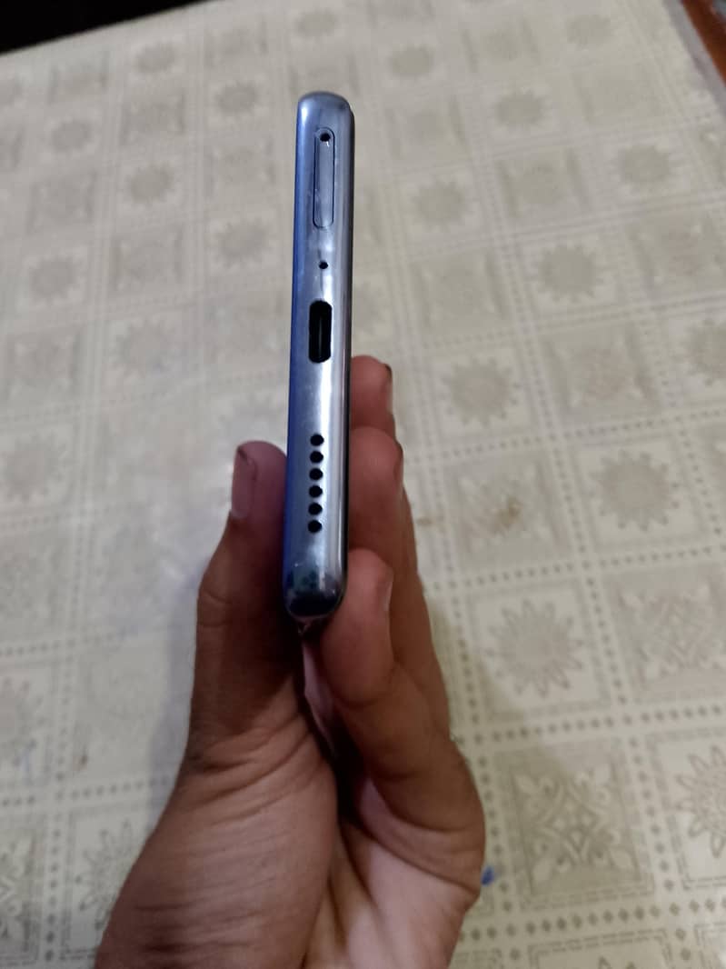 Tecno CAMON 30S 8+8 ram 256 memory  curved display with box charger 4