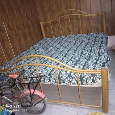 iron bed, king size
