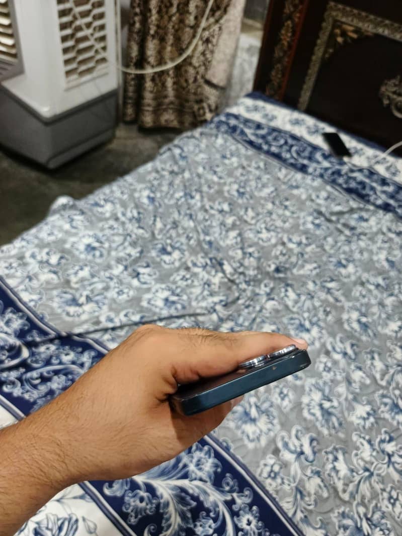 Apple iPhone 14 2