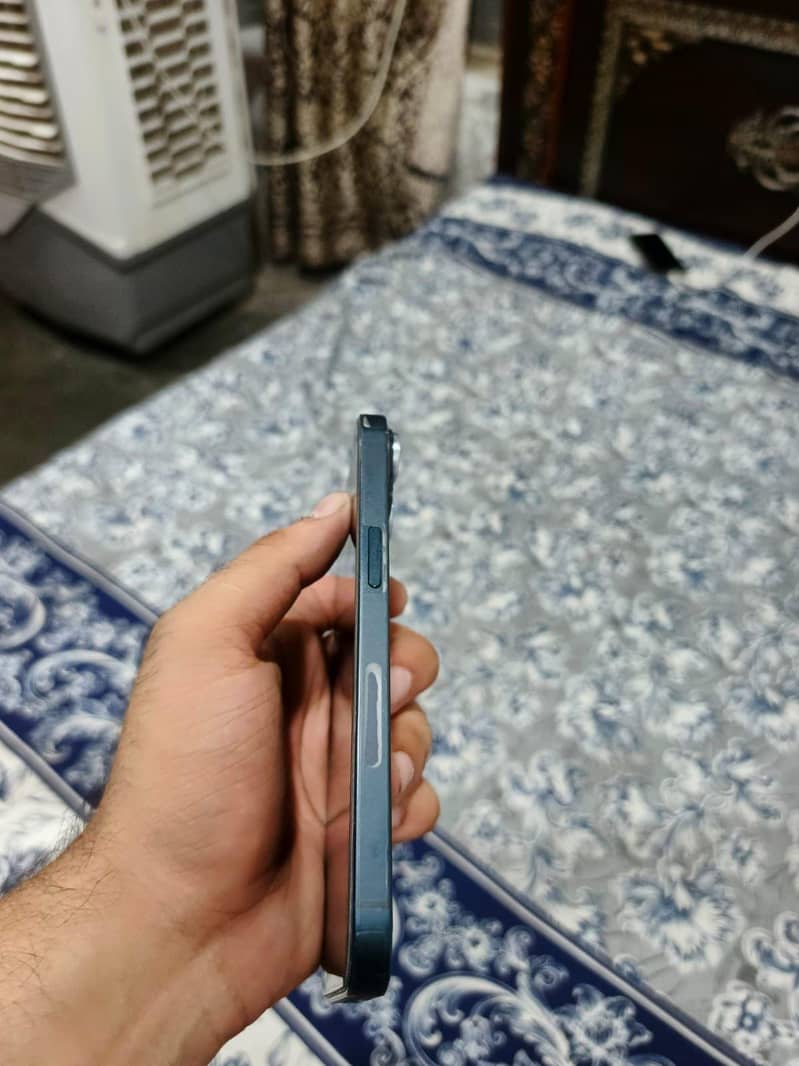 Apple iPhone 14 4