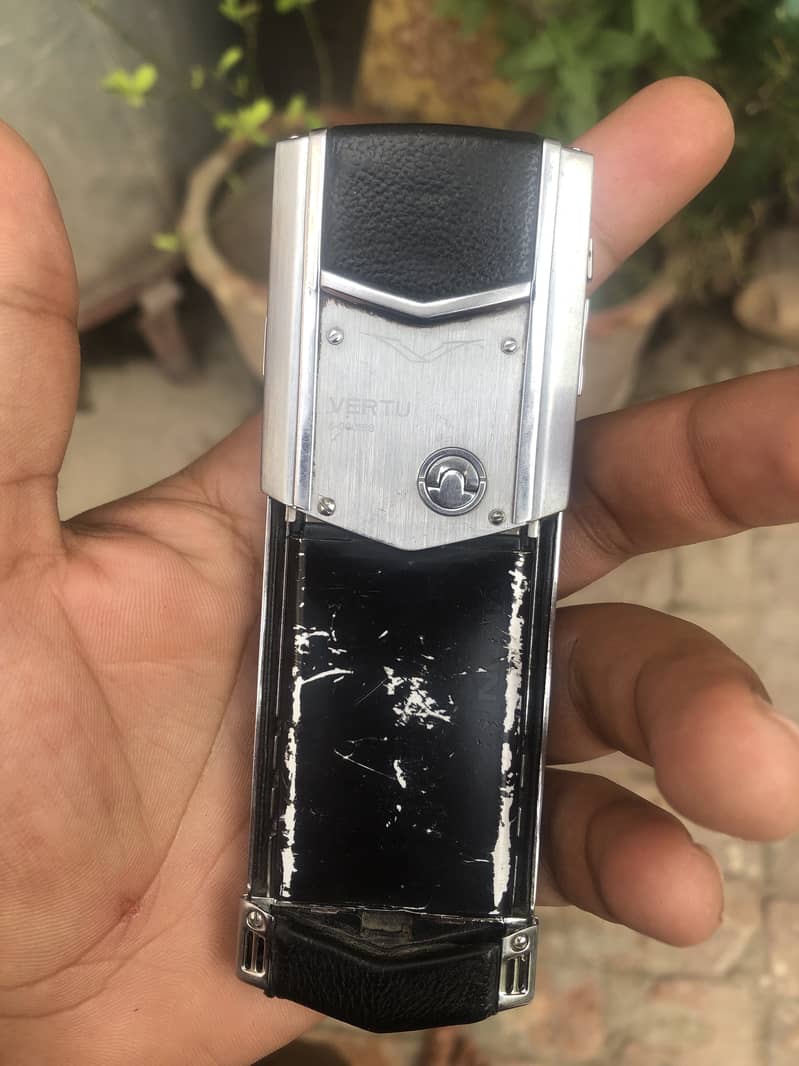 Vertu 1