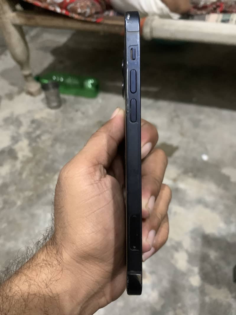 Apple iPhone 11 3