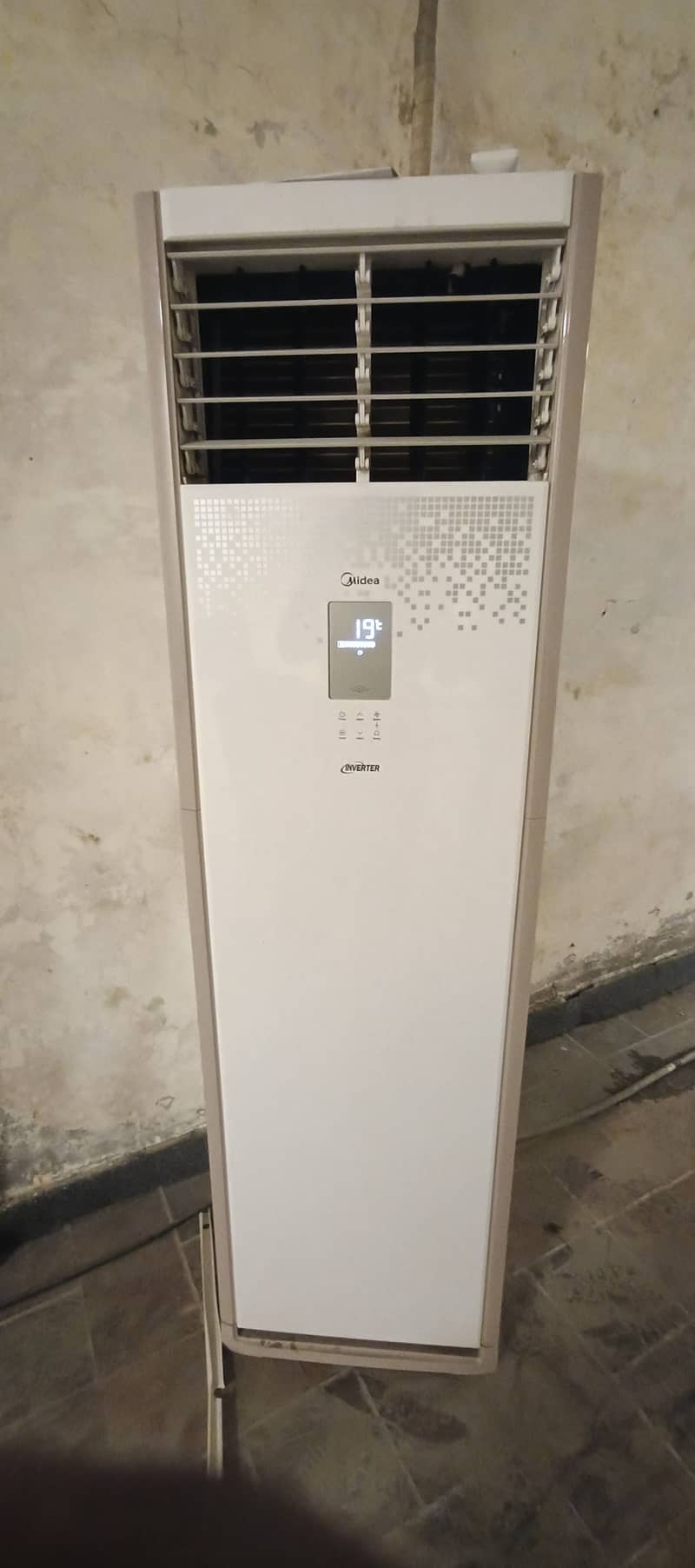 Midea Tower Ac 0