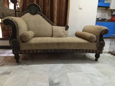 good looking beautiful Diwan for sale
