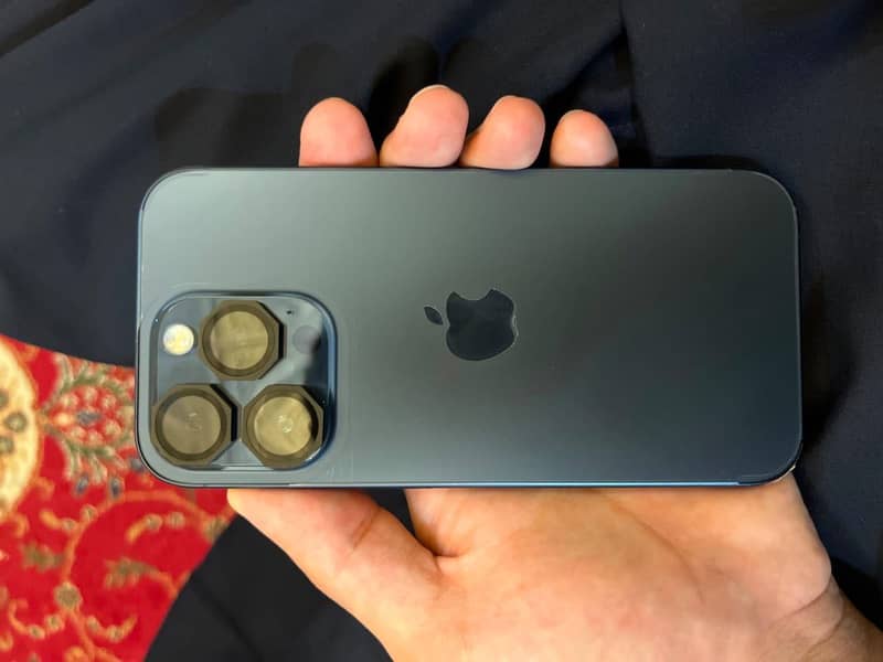 Apple iphone 15 pro 0