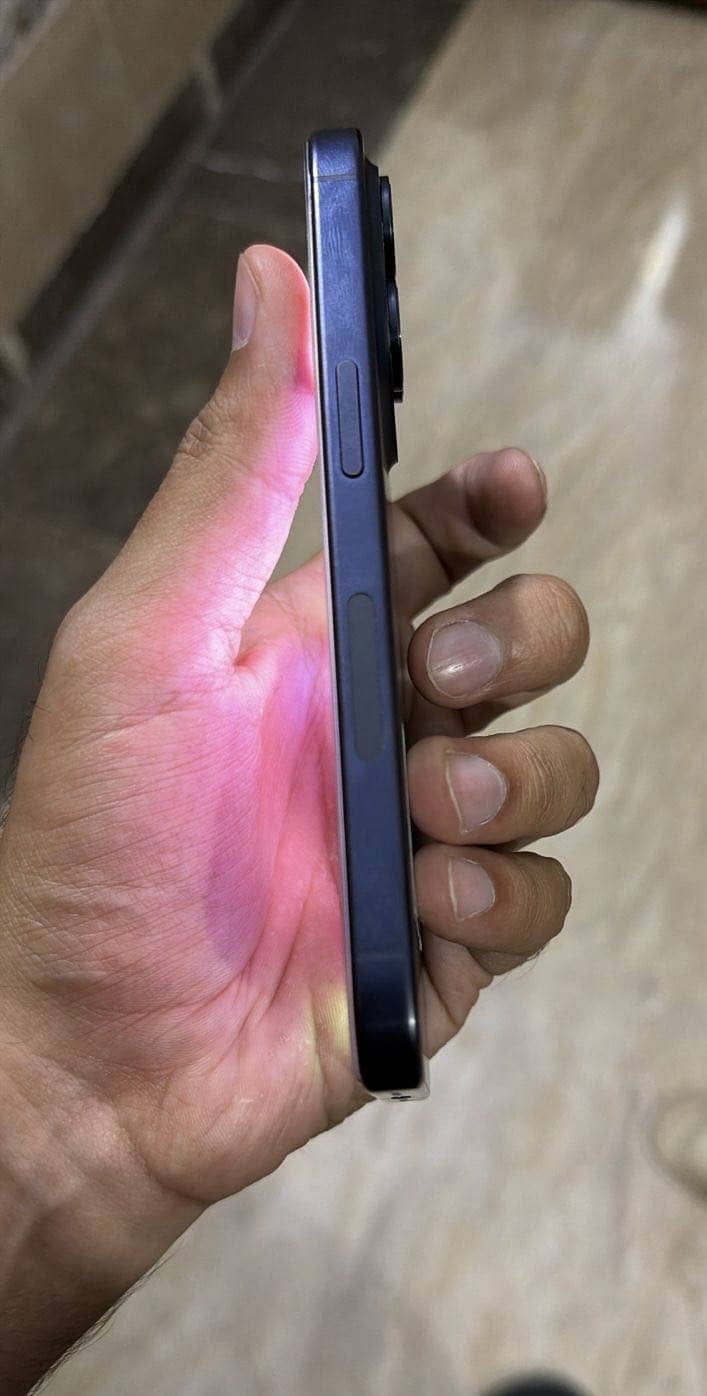Apple iPhone 15 Pro 2