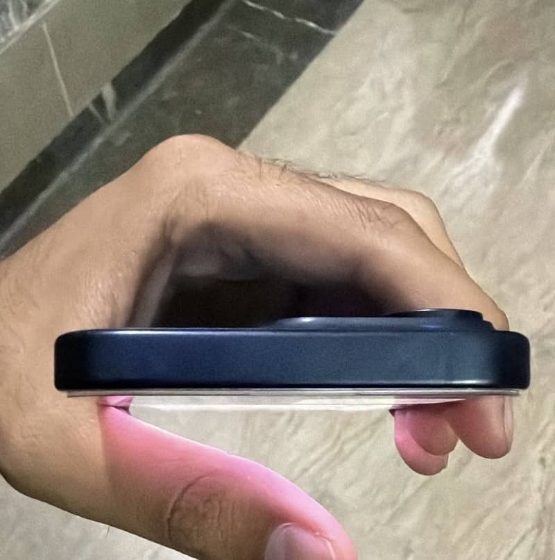 Apple iPhone 15 Pro 6