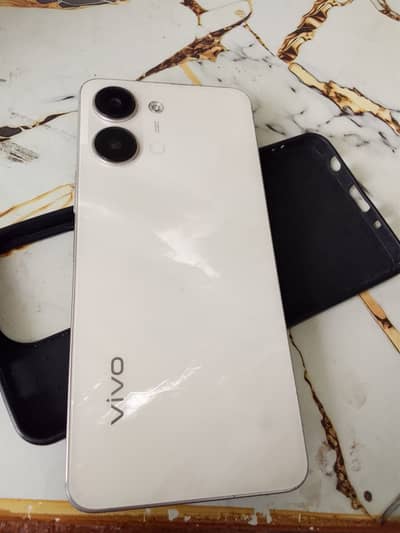 Vivo y 05 4/64 complete box 7 months warranty