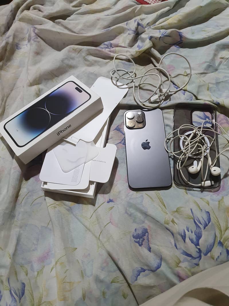 Apple iPhone 14 Pro Max 1