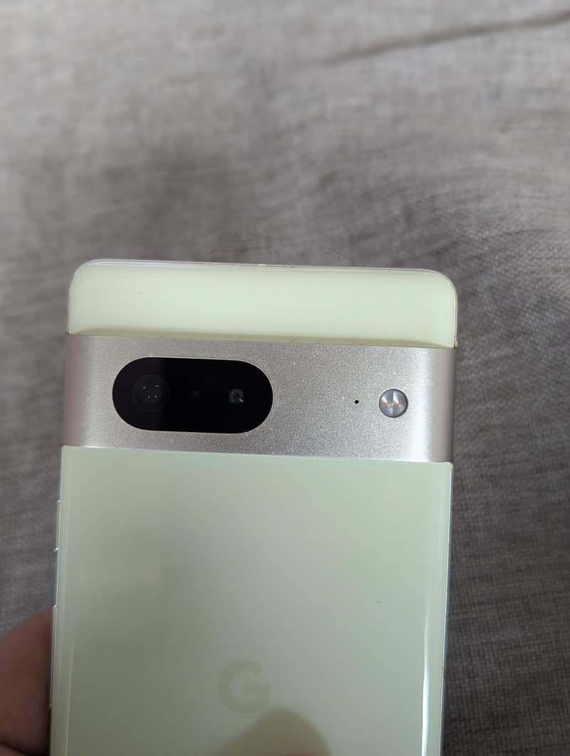 Google Pixel 7 4