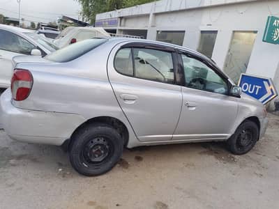 Toyota Platz 2000