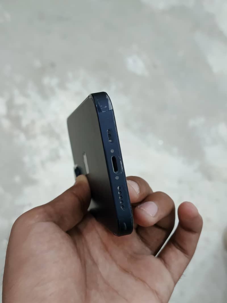 Apple iPhone 14 3