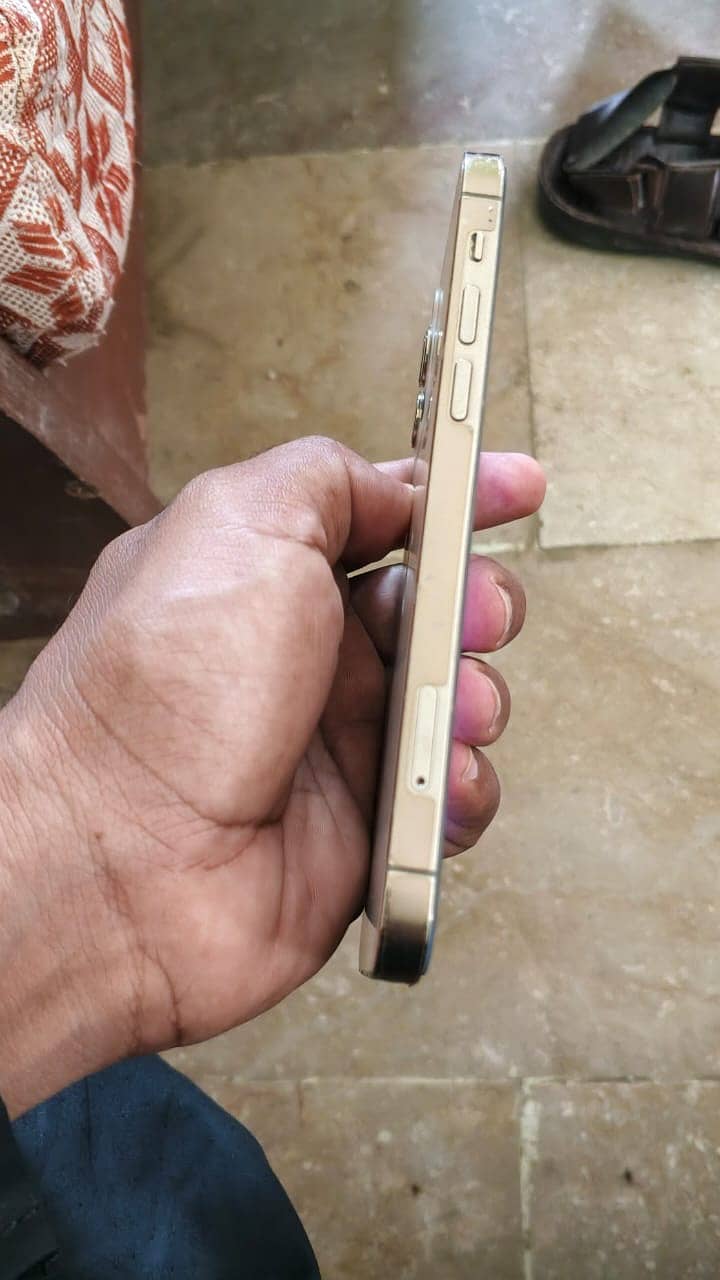 Apple iPhone 12 Pro 2