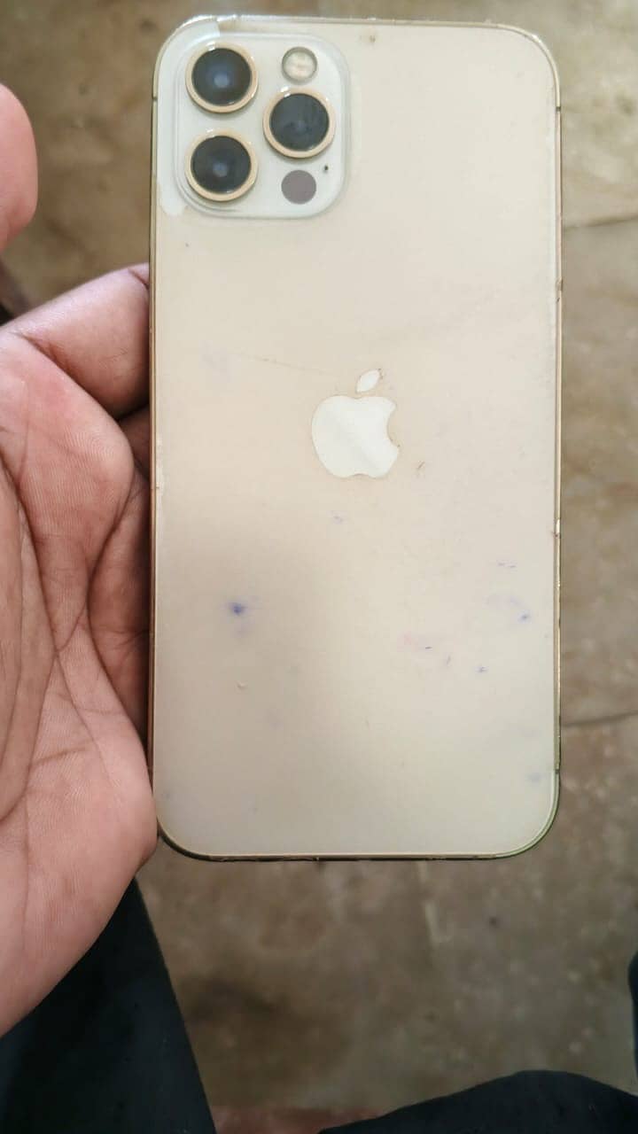 Apple iPhone 12 Pro 3