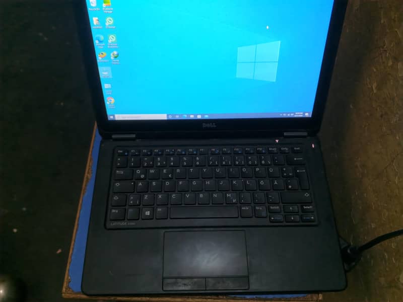 Dell Latitude E7250 2