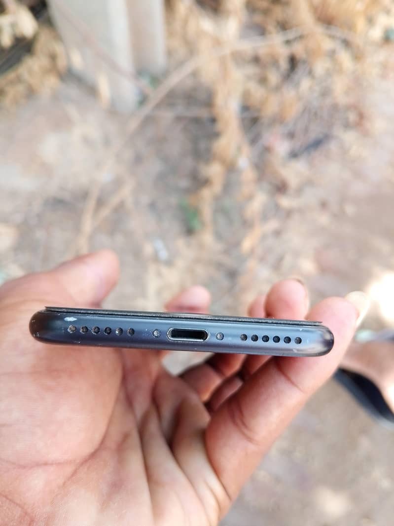 Apple iPhone 7 2