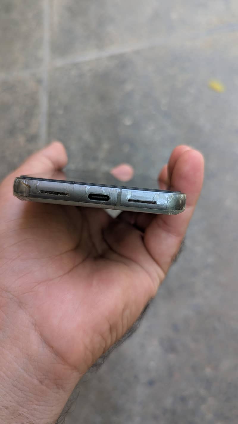 Google Pixel 8 4