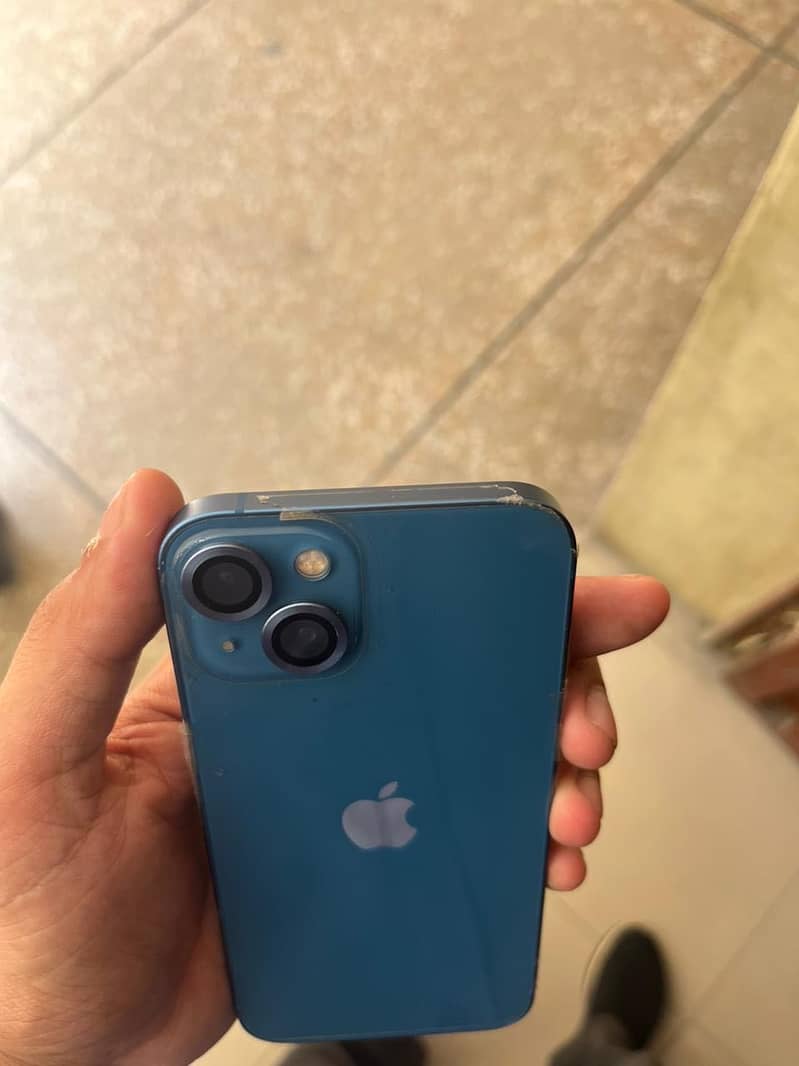 Apple iPhone 13 5