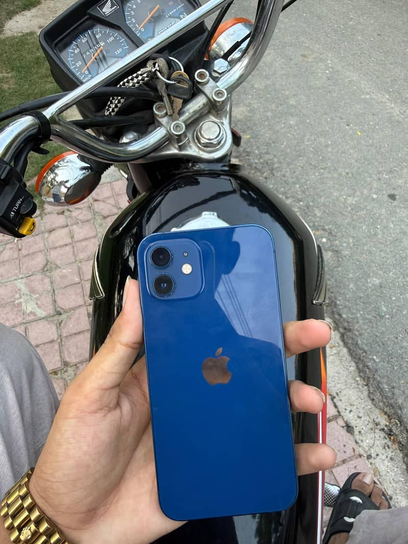 Apple iPhone 12 0