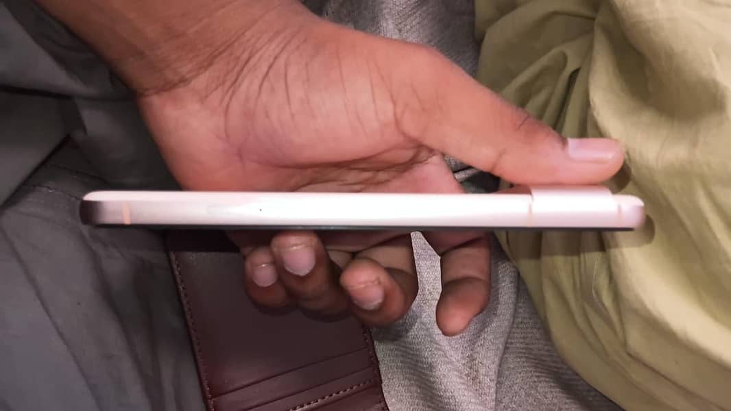 Google Pixel 8 3