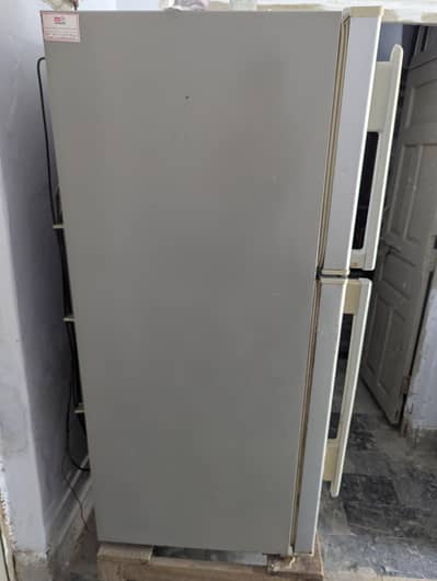 Haier fridge bilkul thek ha, solar ki wja se AC DC wali leni ha hm ne