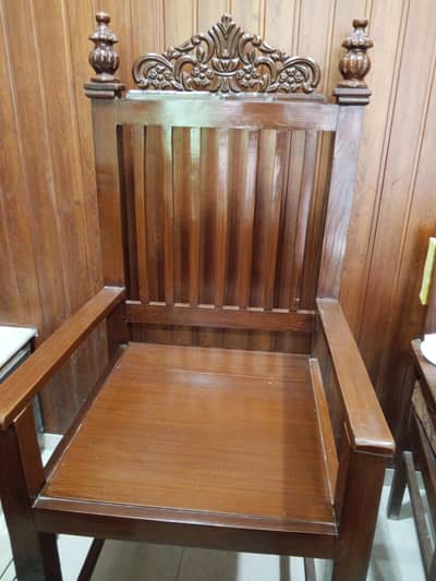 Royal and graceful chair
