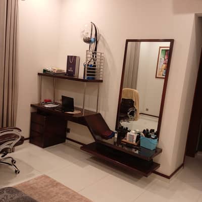 Dressing table with mirror and drawers