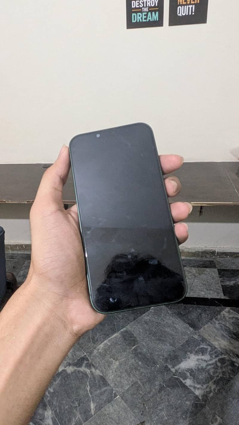Apple iPhone 13 2