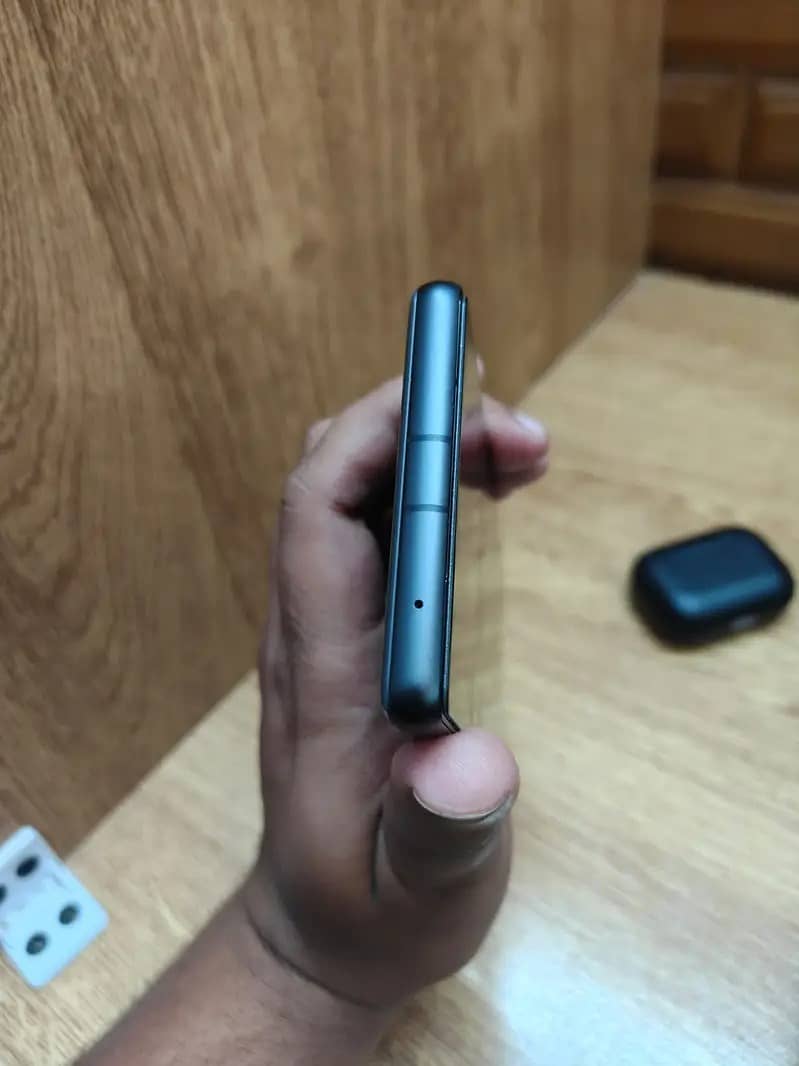 Google Pixel 7a 5