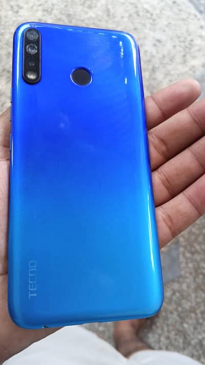 Tecno Spark 4
