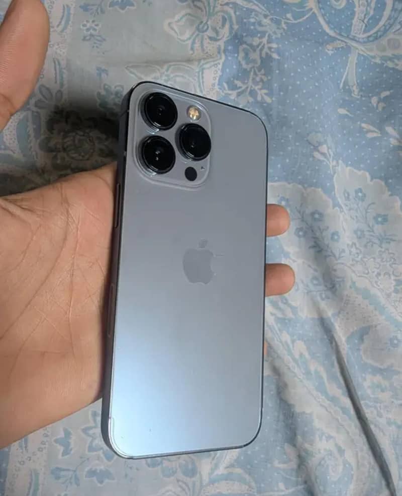 Apple iPhone 13 Pro 1